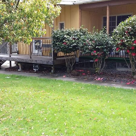 Redwood Inn Willits Dış mekan fotoğraf