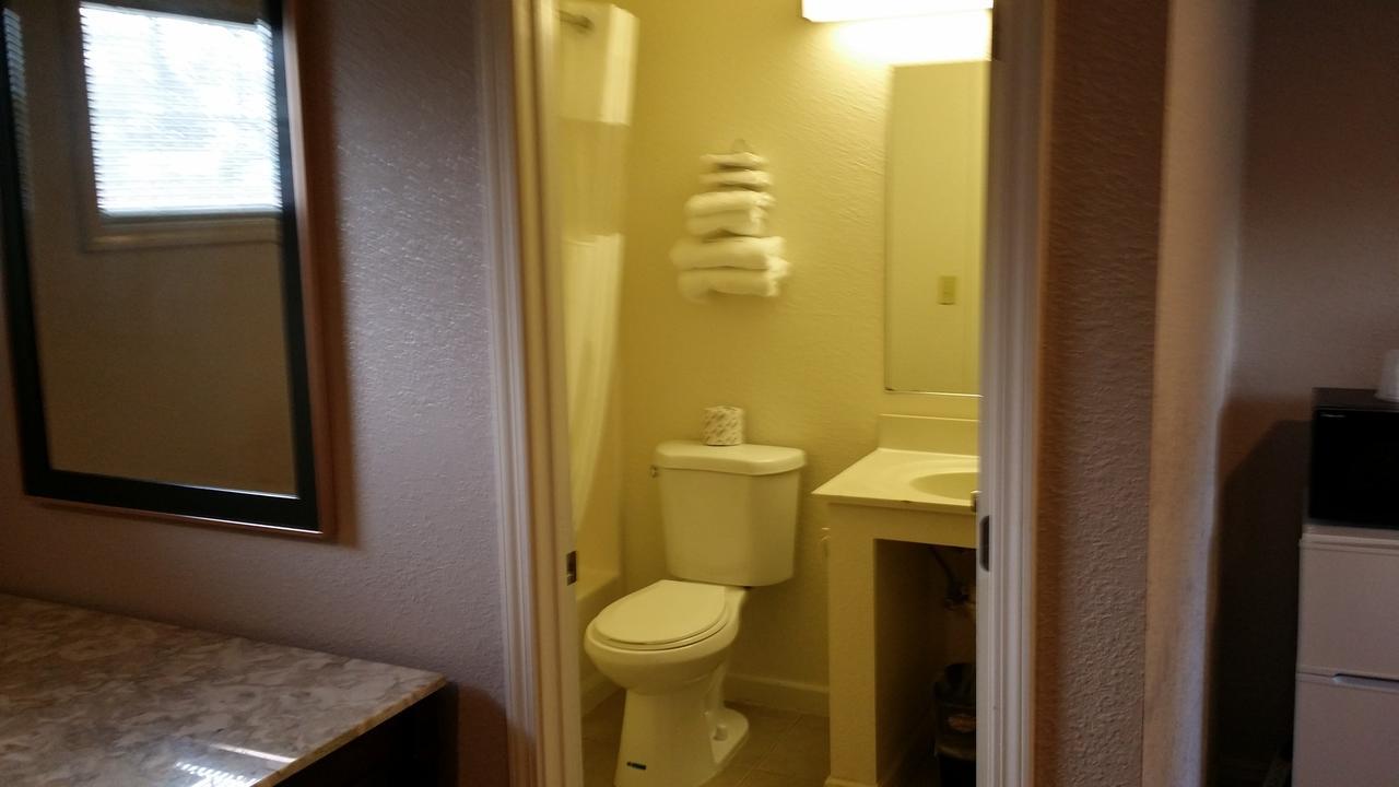 Redwood Inn Willits Dış mekan fotoğraf