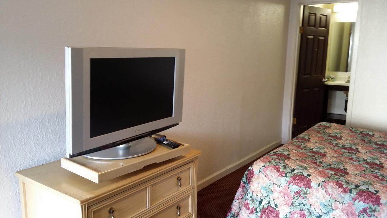 Redwood Inn Willits Dış mekan fotoğraf